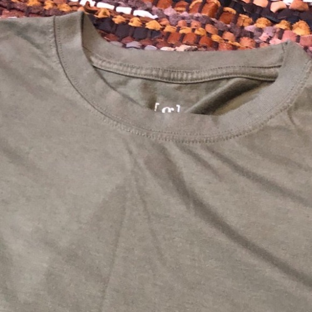 basic t-shirt - Picture 2 of 3